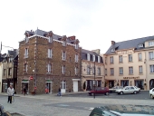 Immeuble, 18 place Chateaubriand (Dol-de-Bretagne)