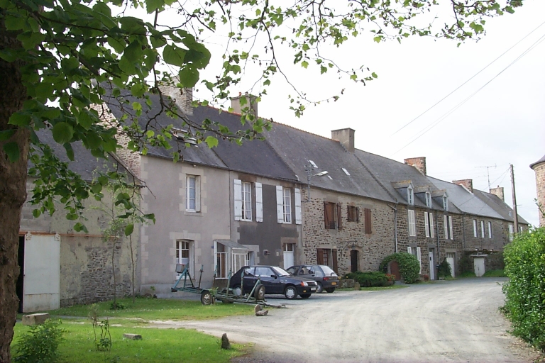 Maisons, impasse de l'Eglise (La Fresnais)