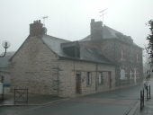 Ferme, actuellement maison, 28-30 rue Normand d'Etrelles (Etrelles)