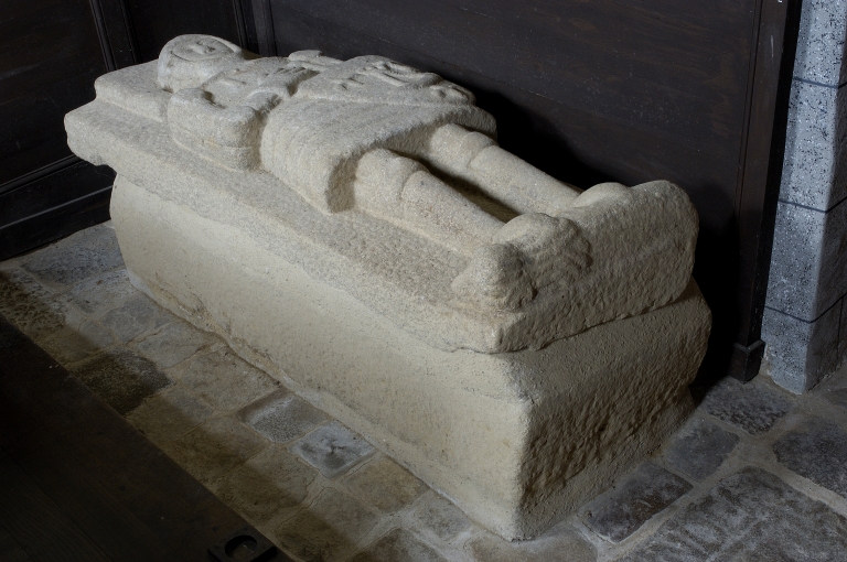 Dalle funéraire d'un chevalier de Montmoron