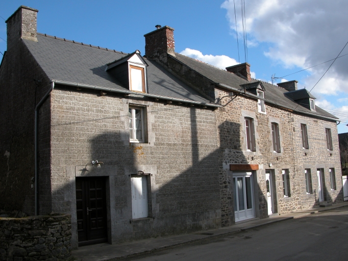 Maisons, route de Tréverien (Plesder)