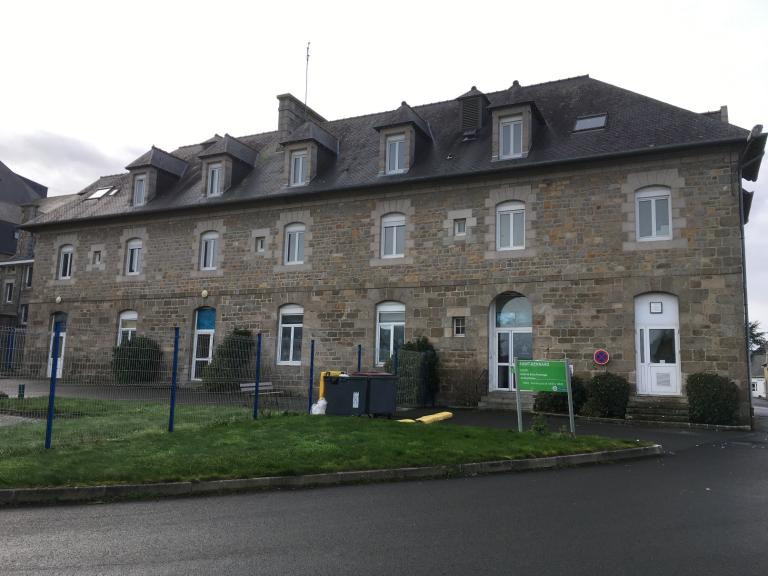 Abbaye, devenue Hôpital de Bon-Secours, 1 rue du Bon-Sauveur (Bégard)