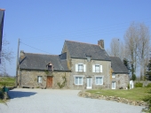 Alignement de deux logis, le Plessix L'Epine (Cuguen)