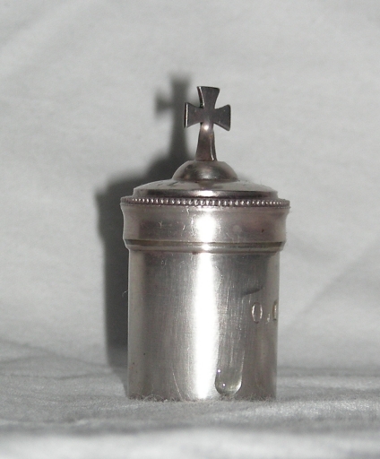Ampoule à huile des malades 1