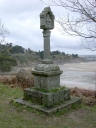 Croix de chemin dite Pietà de la plage du Moulin, chemin de la Colombière (Etables-sur-Mer fusionnée en Binic-Etables-sur-Mer en 2016)