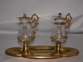 Paire de burettes et leur plateau