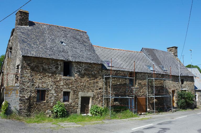 Fermes et maisons des 16e, 17e et 18e siècles sur la commune de Beaucé