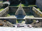Fontaine de dévotion saint Cornély, rue de Quimperlé (Baye)