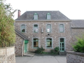 École Saint-Méen, actuellement salle communale, rue Saint-Méen (Gennes-sur-Seiche)