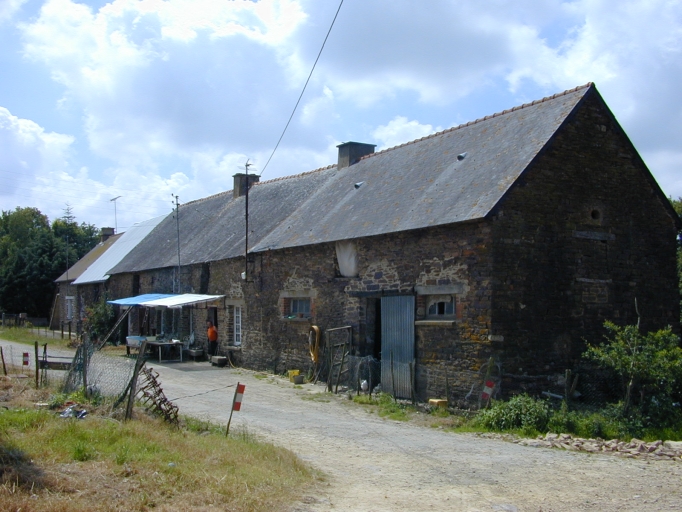 Alignement de quatre logis, le Chêne Jouit (Maxent)
