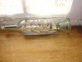 Maquette de bateau en bouteille : quatre mâts barque long courrier
