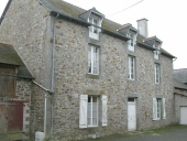 Presbytère, 4 place François Duine (Guipel)
