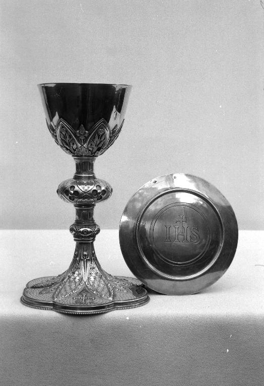 Calice & patène 2, église paroissiale Saint-Denis (Saint-Gravé)