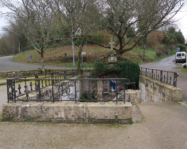Fontaine de dévotion Notre-Dame-du-Roncier, dite Fontaine miraculeuse (Josselin)