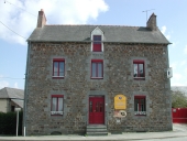 Maison à boutique, 2 rue du Pont-à-l'Abbesse (Tinténiac)