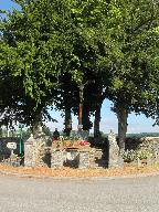 Croix monumentale, rue de la Fontaine d'Y (Les Fougerêts)