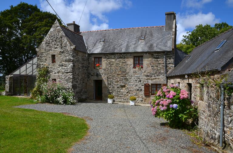 Les maisons, logis, fermes et dépendances sur la commune de Trémel