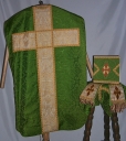 Ornement vert 3 : chasuble, bourse de corporal, étole, manipule, voile de calice