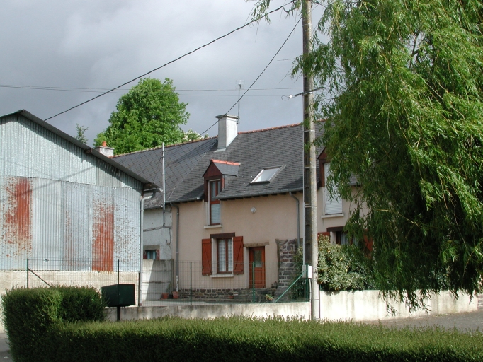 Alignement de deux maisons, la Ville Archer (La Chapelle-Thouarault)