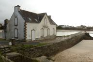 Abri du Marin puis maison, anse des Capucins (Audierne)