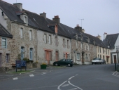 Maison, 9 place du Calvaire (Saint-Caradec)