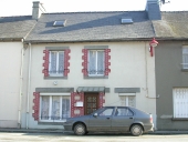 Maison à boutique, 44 rue Nationale (Saint-Domineuc)