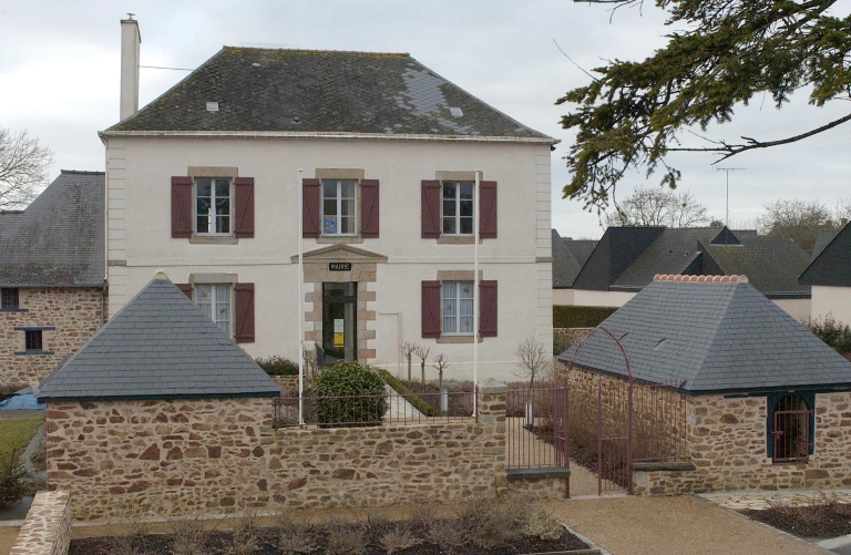 Ancien presbytère, actuellement mairie, rue de la Mairie (Brielles)