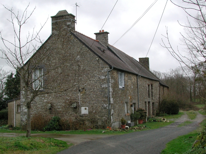 Alignement de maisons, la Cocherie (Saint-Pierre-de-Plesguen fusionnée en Mesnil-Roc'h en 2019)