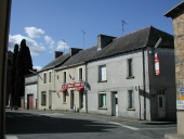 Alignement de maisons, 1-3 rue de la Fontaine (Vergéal)