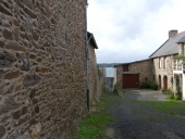 Maisons dite la Ville-Angers, 02,04,06 ruette du Petit puits (Saint-Suliac)