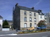 Immeuble ; édifice artisanal, 10 place de La Madeleine (Vannes)