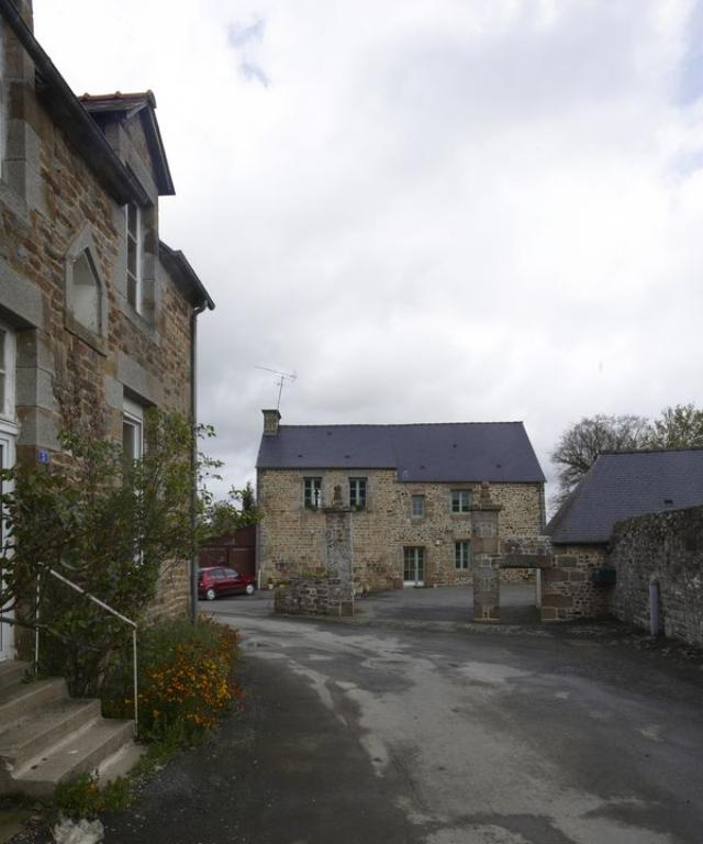 Le vieux bourg (Marcillé Raoul)
