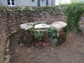 Puits, bourg (île de Bréhat)