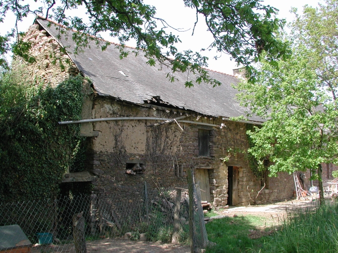 Alignement de maisons et de dépendances agricoles, la Fretonnay (Saint-Gonlay)