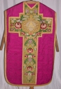 Ornement rouge 2 : chasuble, bourse de corporal, étole, manipule, voile de calice