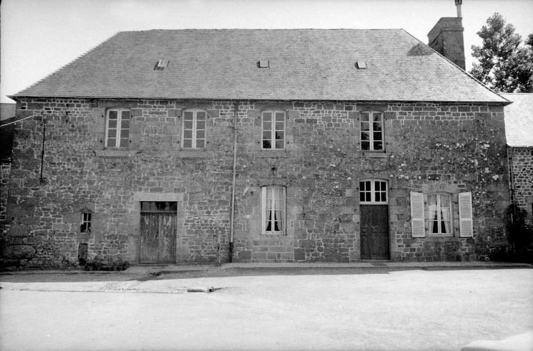 Manoir, la Chapelle (Saint-Georges-de-Reintembault)