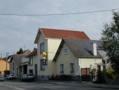 Maison d'artisan, actuellement garage de réparation automobile, 147 rue de Vern (Rennes)