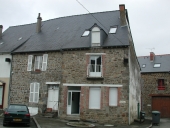 Maison, 31 place André Ferré (Tinténiac)