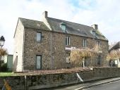 Maison, 2-3 place des 4 frères de Villèle (Miniac-Morvan)