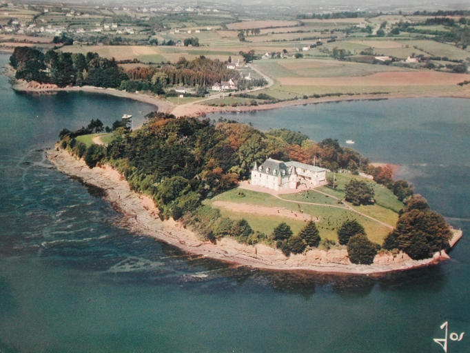 Château de l'Ile de Tibidy (Hôpital-Camfrout)