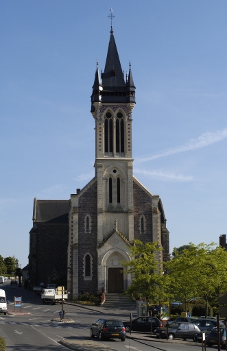 Église paroissiale Sainte-Madeleine, place des Gâtes (Châteaugiron)