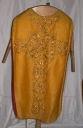 Ornement doré 1 : chasuble, bourse de corporal, étole, manipule, voile de calice