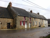 Alignement de maisons, Launay (Liffré)
