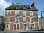 Maison, anciennement hôtel, 2 rue de Rennes (Montfort-sur-Meu)