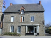 Maison, 19 rue des Ecoles (Montreuil-sur-Ille)