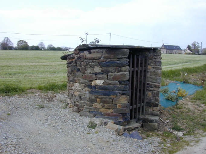 Puits du village, la Chupellière (Domalain)
