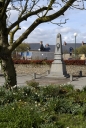 Monument aux morts, rue de la Liberté (Québriac)
