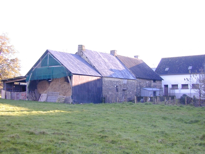 Alignement de maisons, le Moulin Alain (Pipriac)