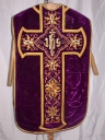 Ornement violet 2 : chasuble, étole, voile de calice, manipule et bourse de corporal