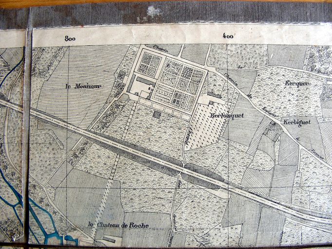 Manoir du Ménimur ; actuellement couvent d'ursulines et lycée polyvalent Notre-Dame-de-Ménimur, rue de Metz ; anciennement chemin de Ménimur (Vannes)